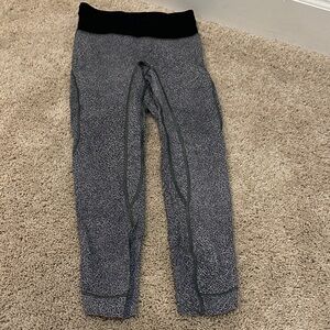 Lululemon Athletica Black and Gray Leggings size 4